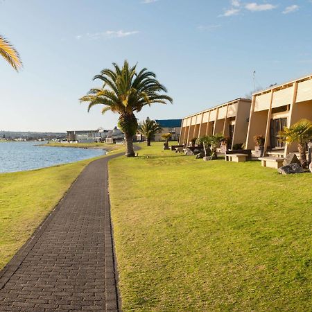 Oasis Beach Motel Taupo Exterior foto